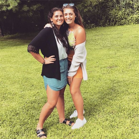 Meet your Posher, Danielle - Picture 1 of 1